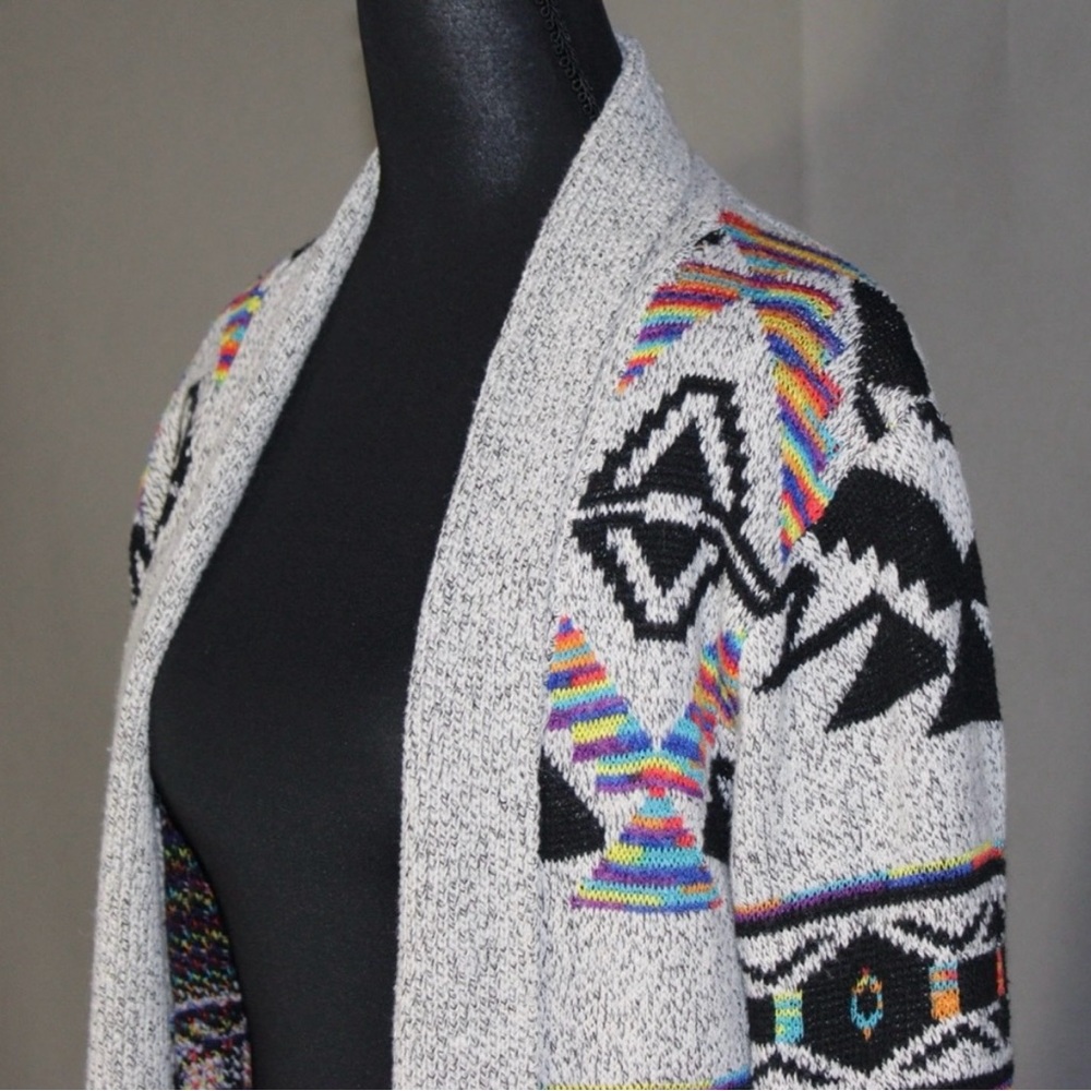 Colorful Patterned Cardigan - Picture 5 of 8